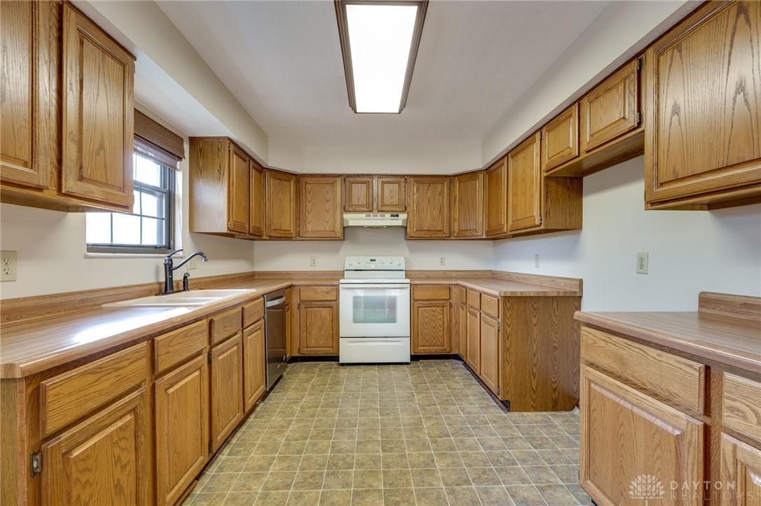 631 Kyle Lane, Fairborn, Ohio image 17