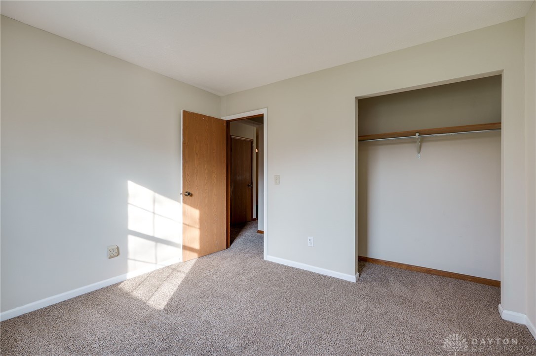 631 Kyle Lane, Fairborn, Ohio image 25