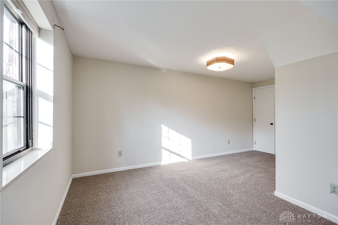 631 Kyle Lane, Fairborn, Ohio image 35