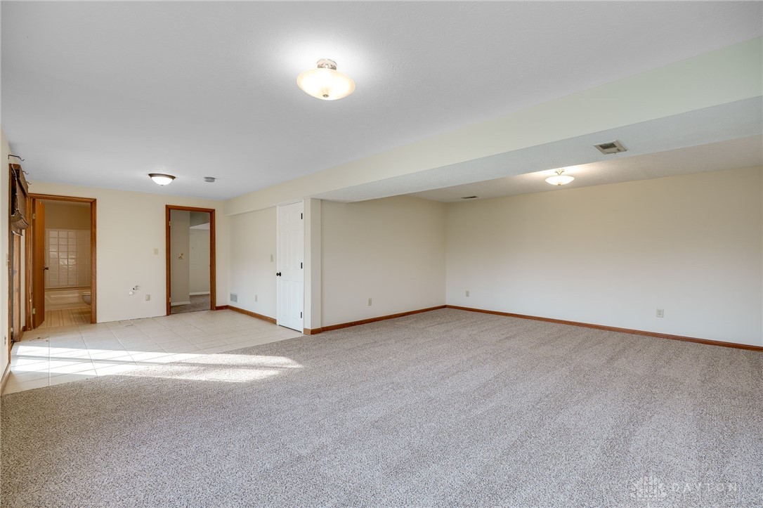 631 Kyle Lane, Fairborn, Ohio image 29
