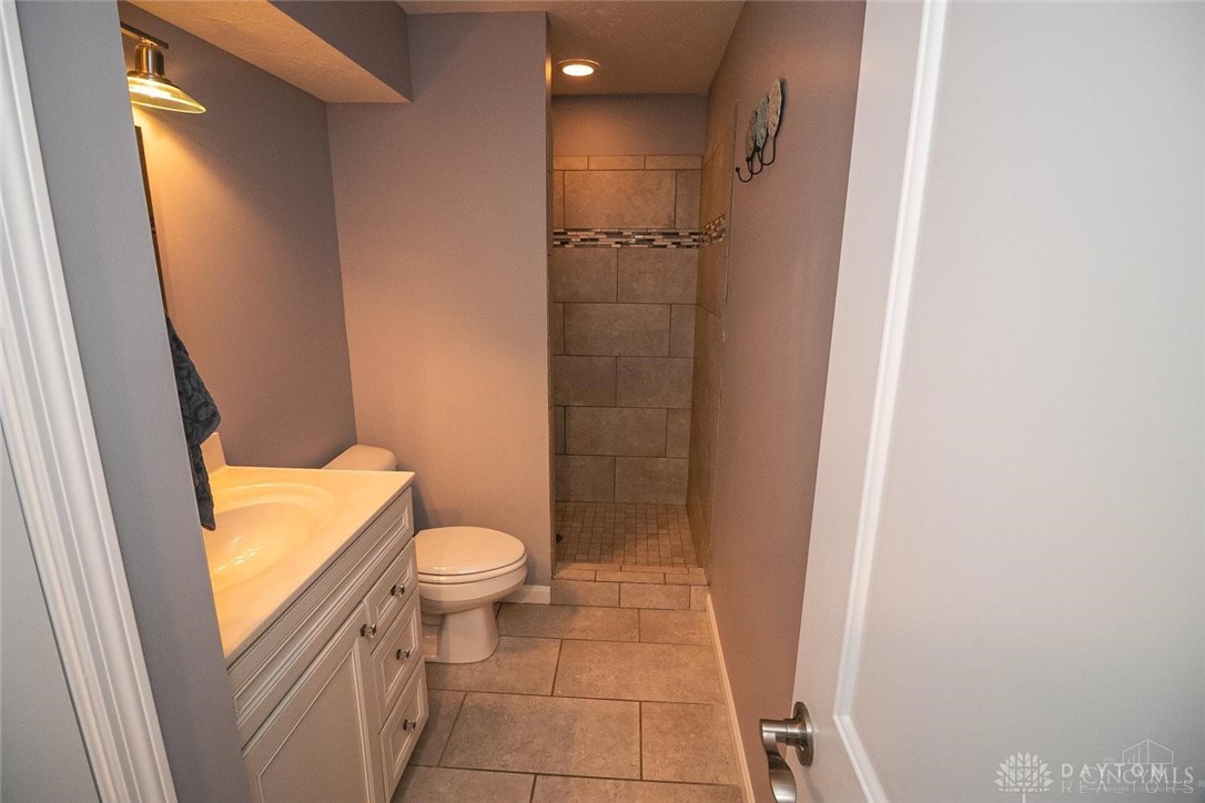 1331 Peregrine Way, Hamilton, Ohio image 35