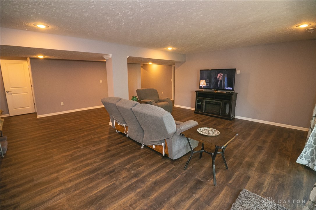 1331 Peregrine Way, Hamilton, Ohio image 31