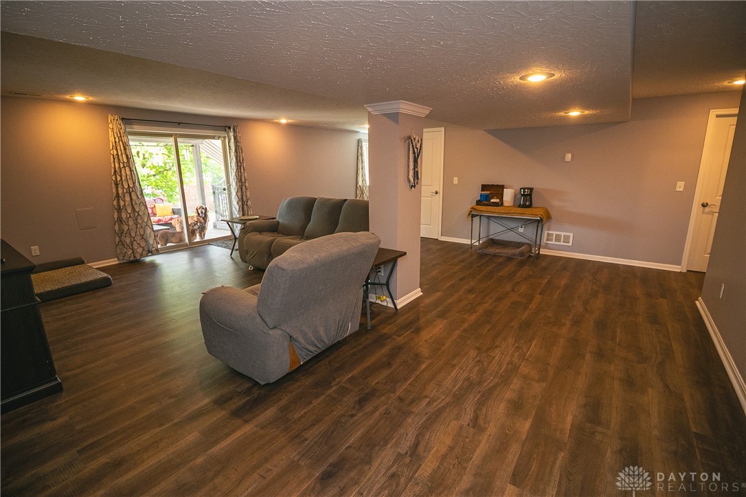 1331 Peregrine Way, Hamilton, Ohio image 30