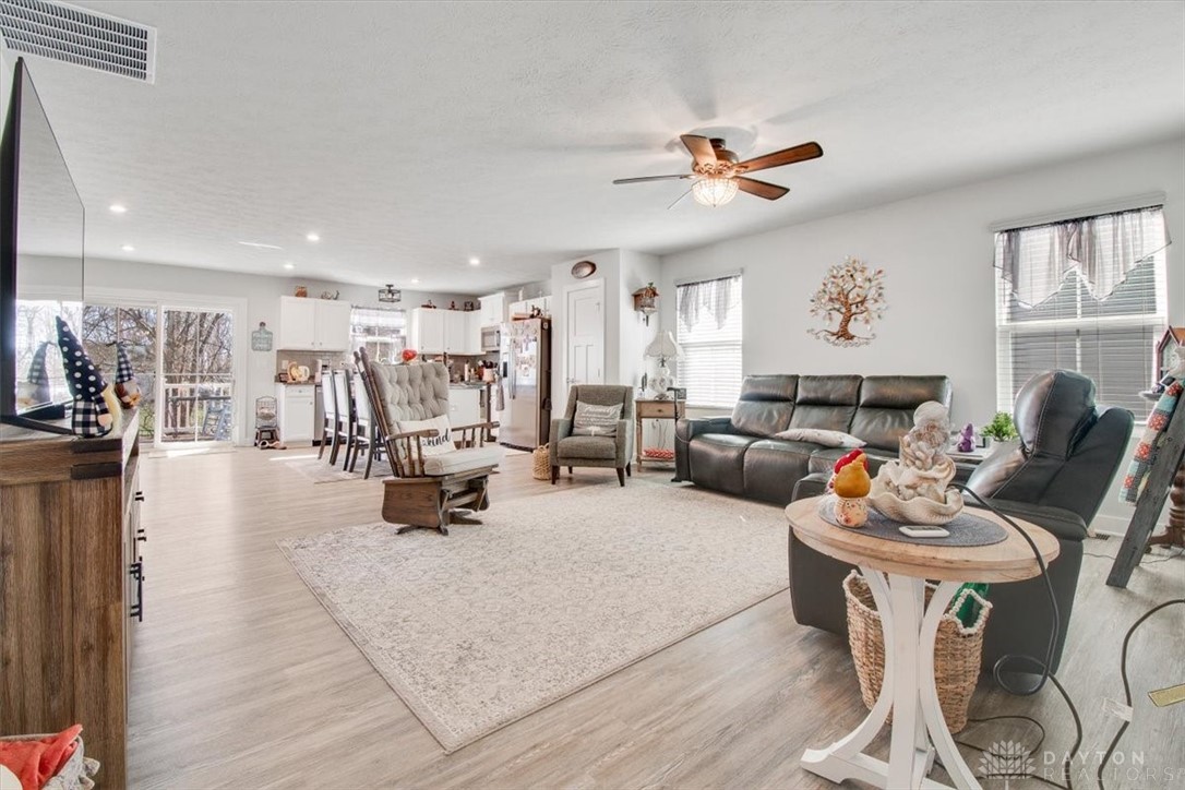 6655 Crystal Harbour Drive, Middletown, Ohio image 13