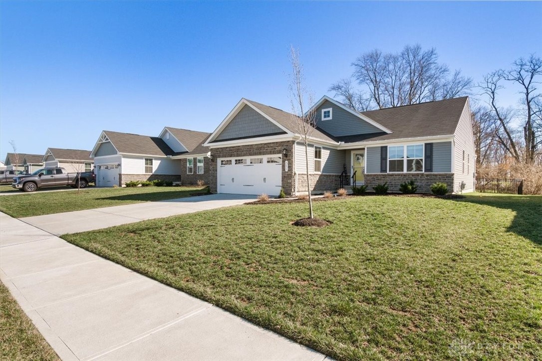 6655 Crystal Harbour Drive, Middletown, Ohio image 2
