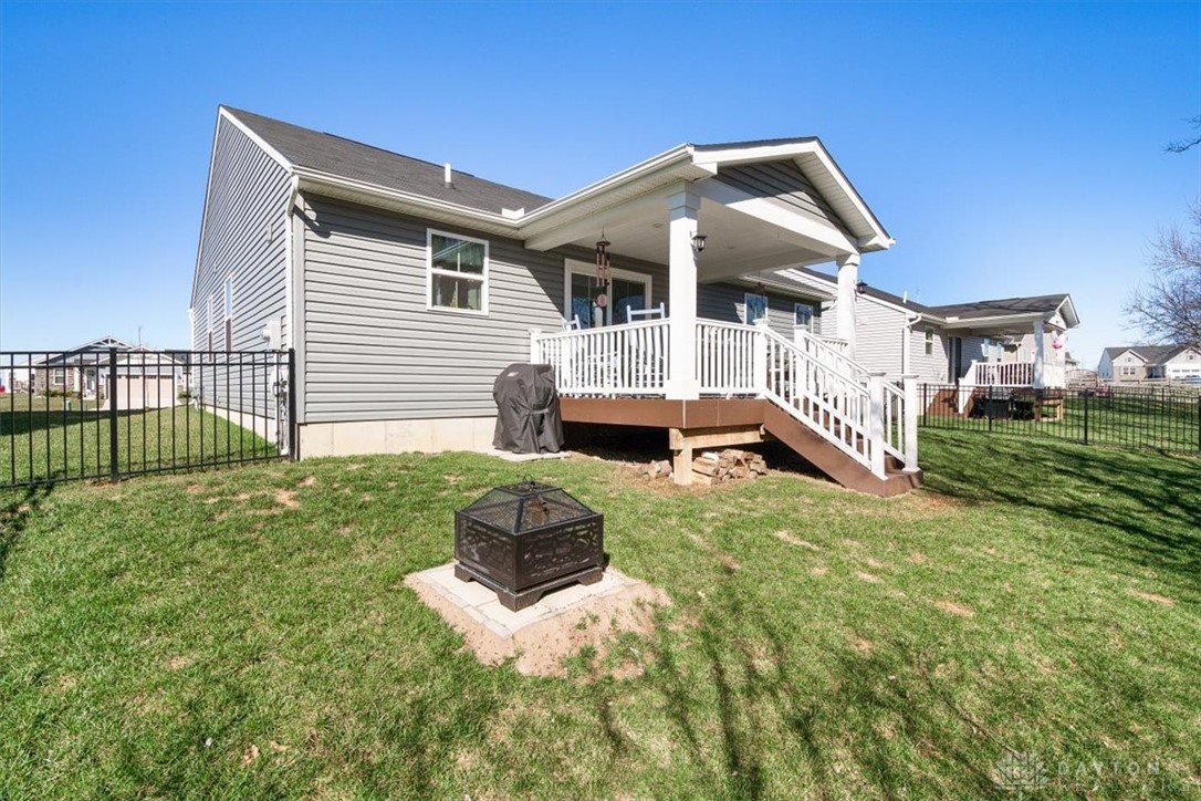 6655 Crystal Harbour Drive, Middletown, Ohio image 36