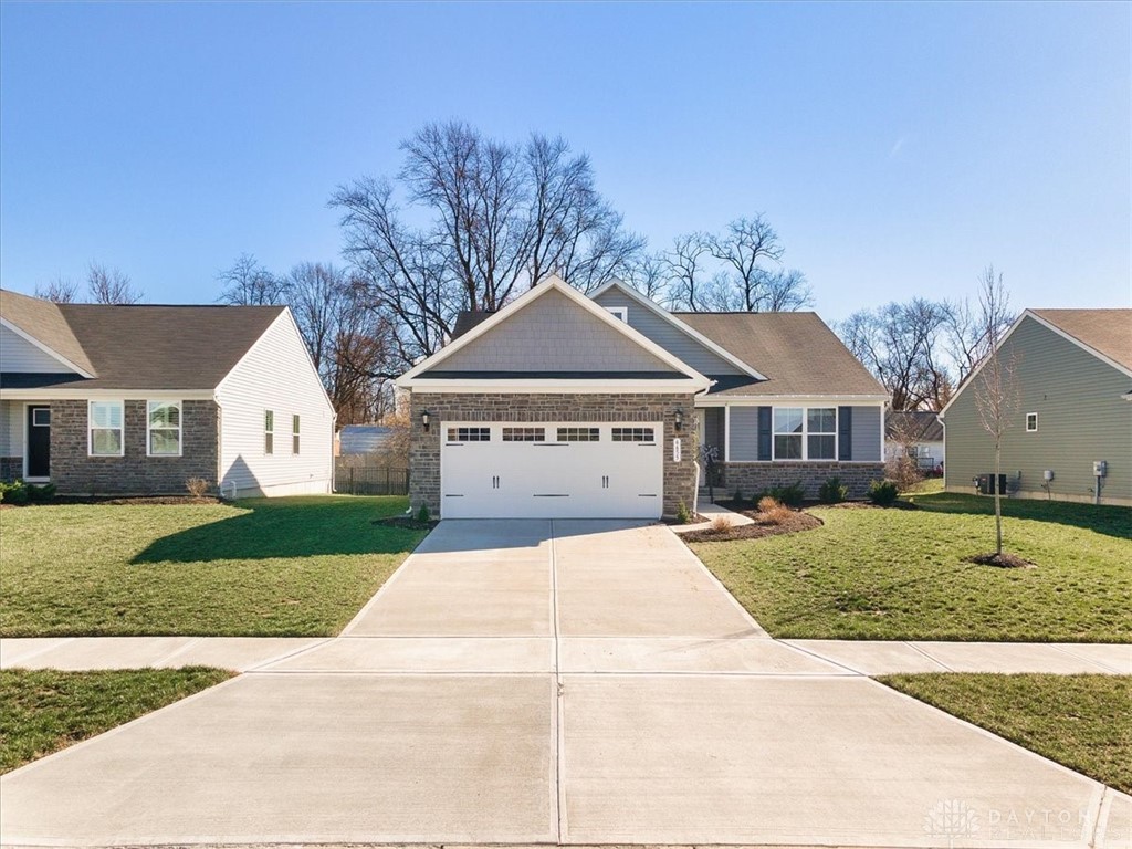 6655 Crystal Harbour Drive, Middletown, Ohio image 1