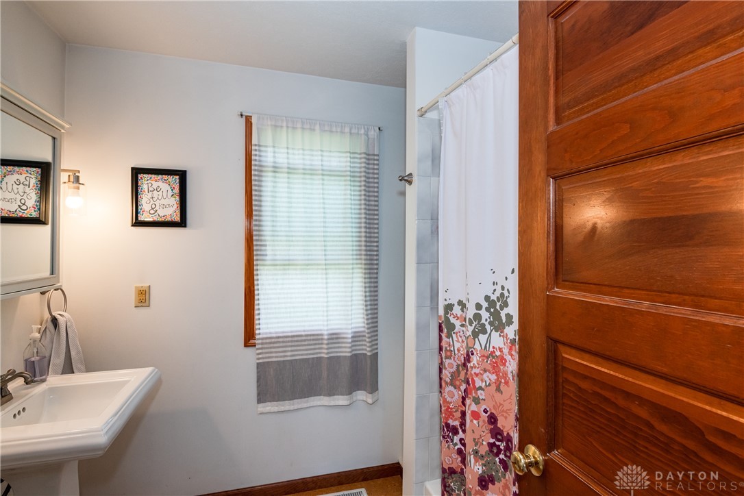 2387 Maple Drive, Beavercreek, Ohio image 39