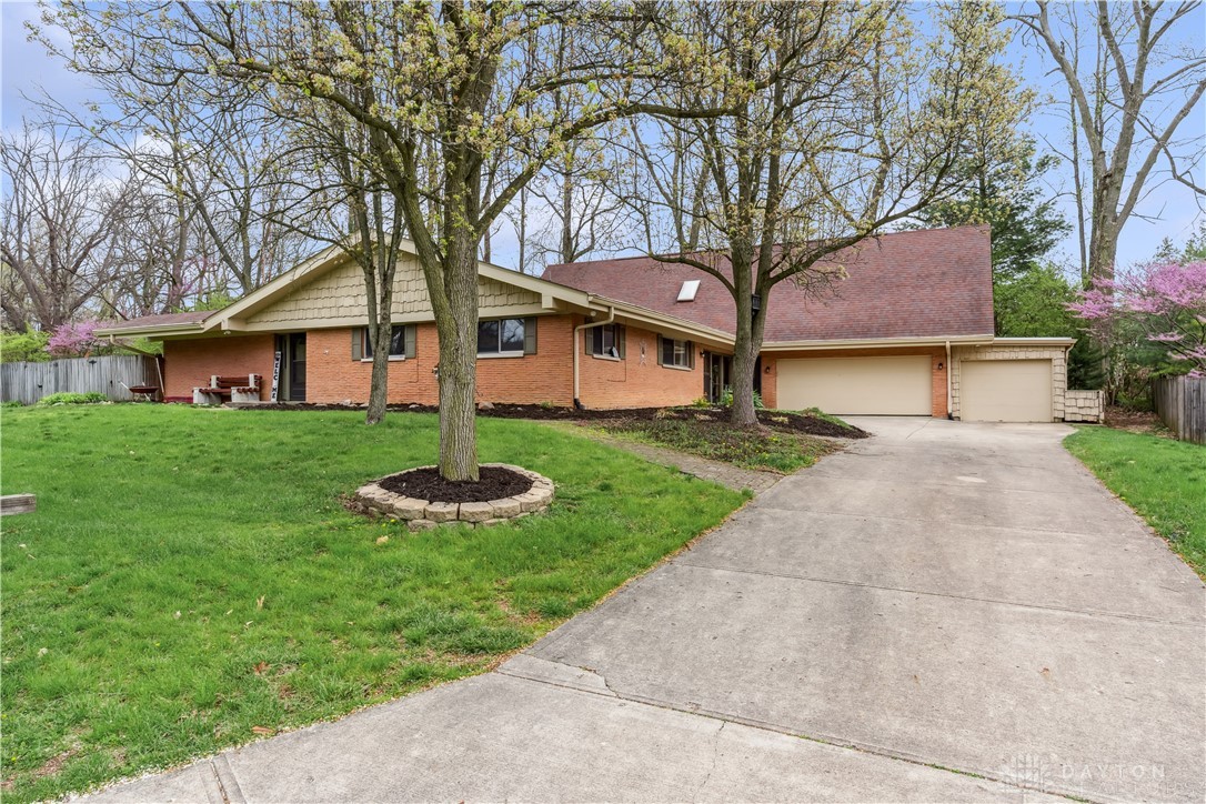 5262 Bittersweet Drive, Washington, Ohio image 1