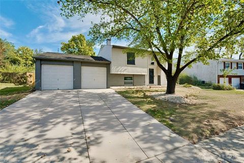 Photo of 628 Jamestown Drive, Miamisburg, OH 45342 (MLS # 951730)