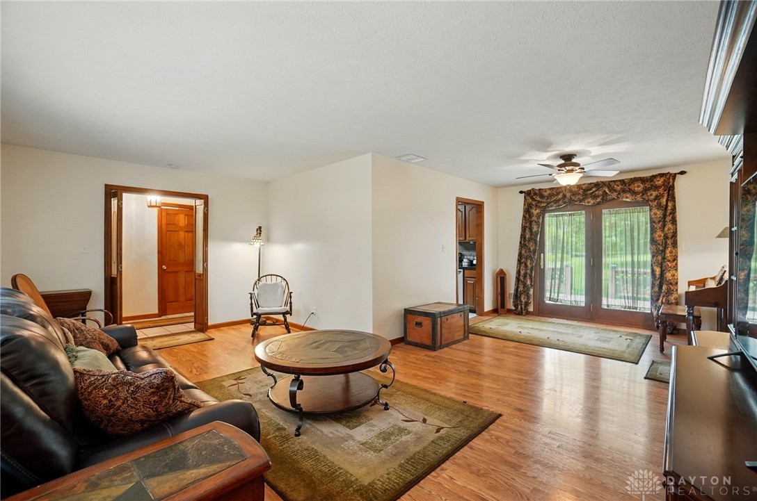 2009 Sundance Drive, Springfield, Ohio image 6