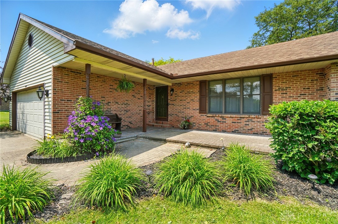 2009 Sundance Drive, Springfield, Ohio image 2
