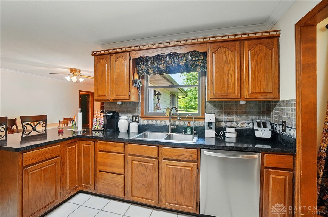 2009 Sundance Drive, Springfield, Ohio image 12