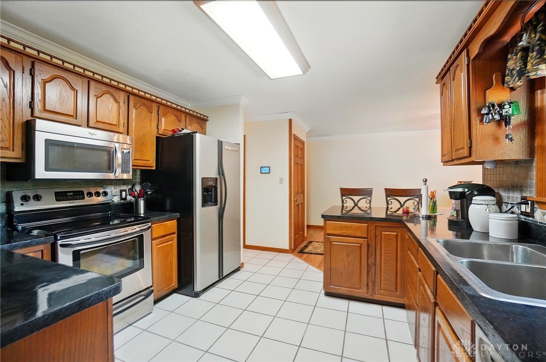 2009 Sundance Drive, Springfield, Ohio image 11