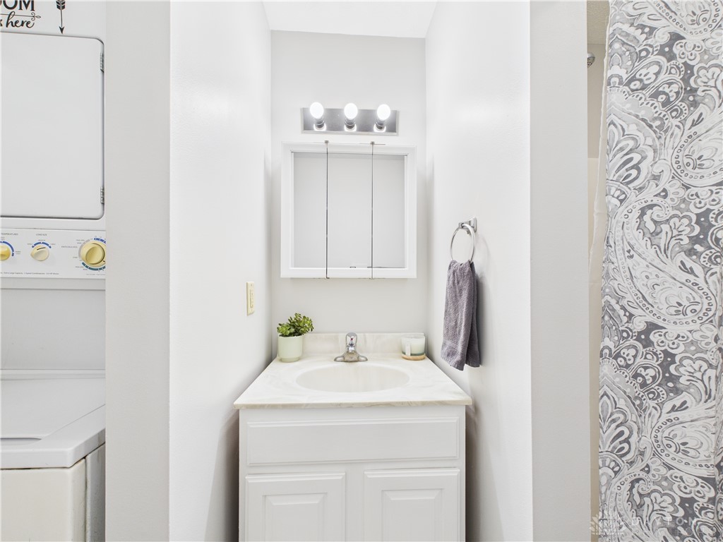 Dayton, Ohio 45439, United States, 1 Bedroom Bedrooms, ,1 BathroomBathrooms,Residential,Pending,97134