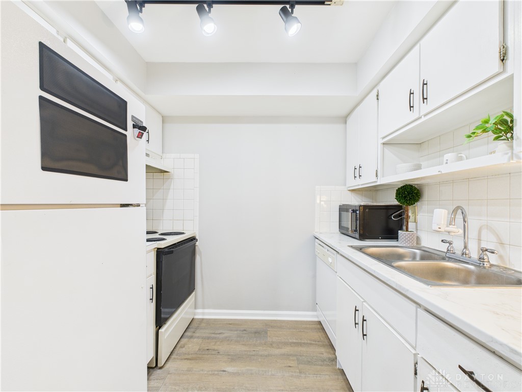 Dayton, Ohio 45439, United States, 1 Bedroom Bedrooms, ,1 BathroomBathrooms,Residential,Pending,97134