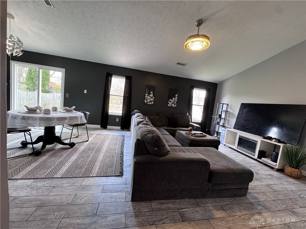2333 Faircreek Ridge Drive, Fairborn, Ohio image 8