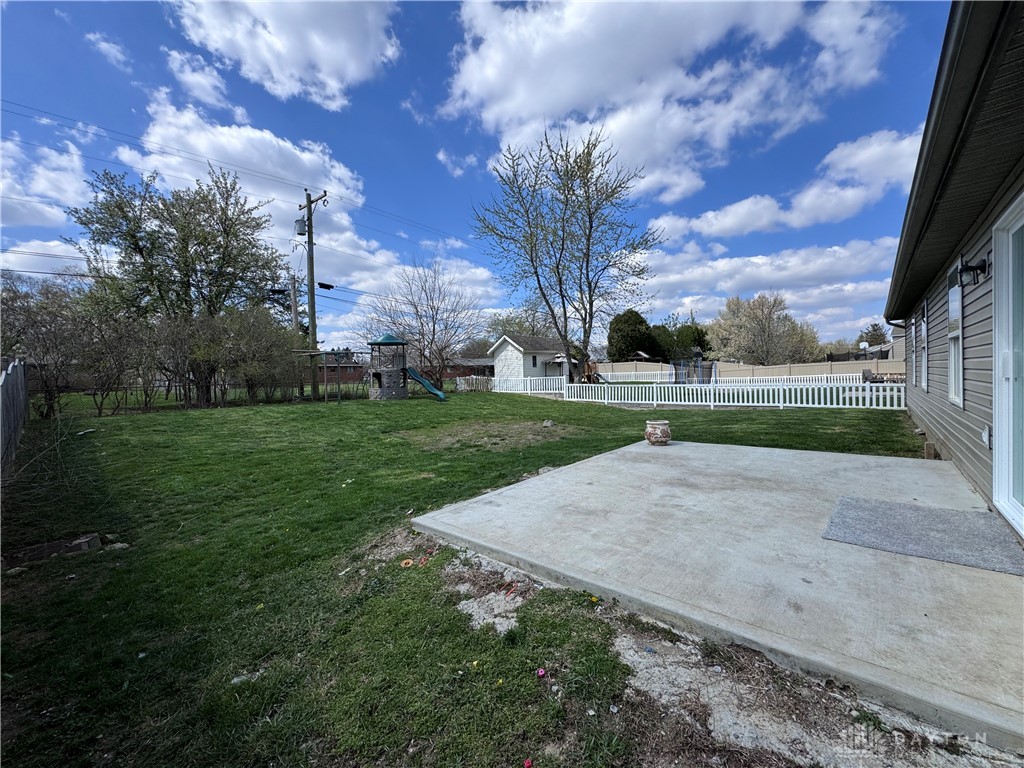 2333 Faircreek Ridge Drive, Fairborn, Ohio image 33
