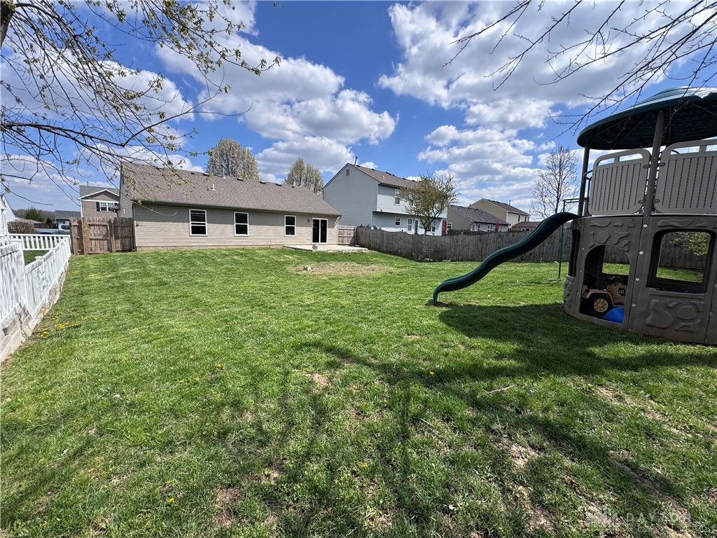 2333 Faircreek Ridge Drive, Fairborn, Ohio image 35