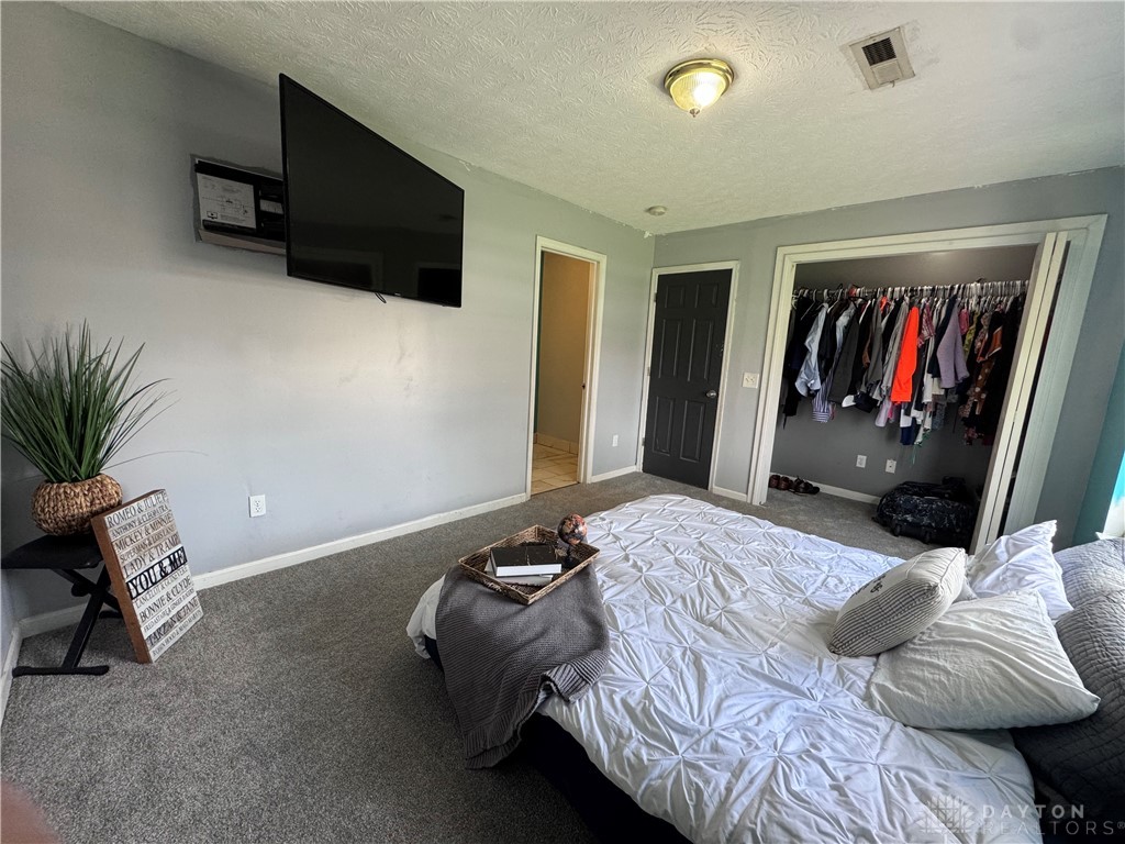 2333 Faircreek Ridge Drive, Fairborn, Ohio image 15
