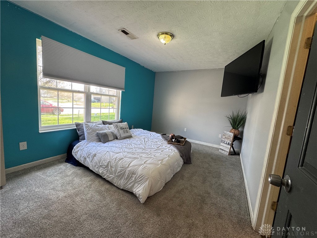 2333 Faircreek Ridge Drive, Fairborn, Ohio image 17