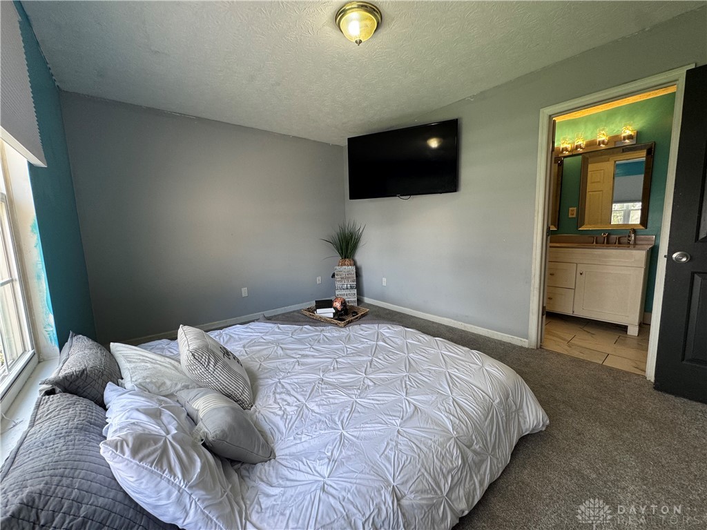 2333 Faircreek Ridge Drive, Fairborn, Ohio image 14