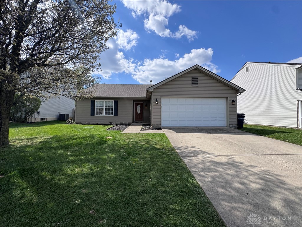 2333 Faircreek Ridge Drive, Fairborn, Ohio image 1