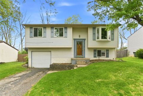 Photo of 3135 Pinnacle Park Drive, Moraine, OH 45439 (MLS # 956579)