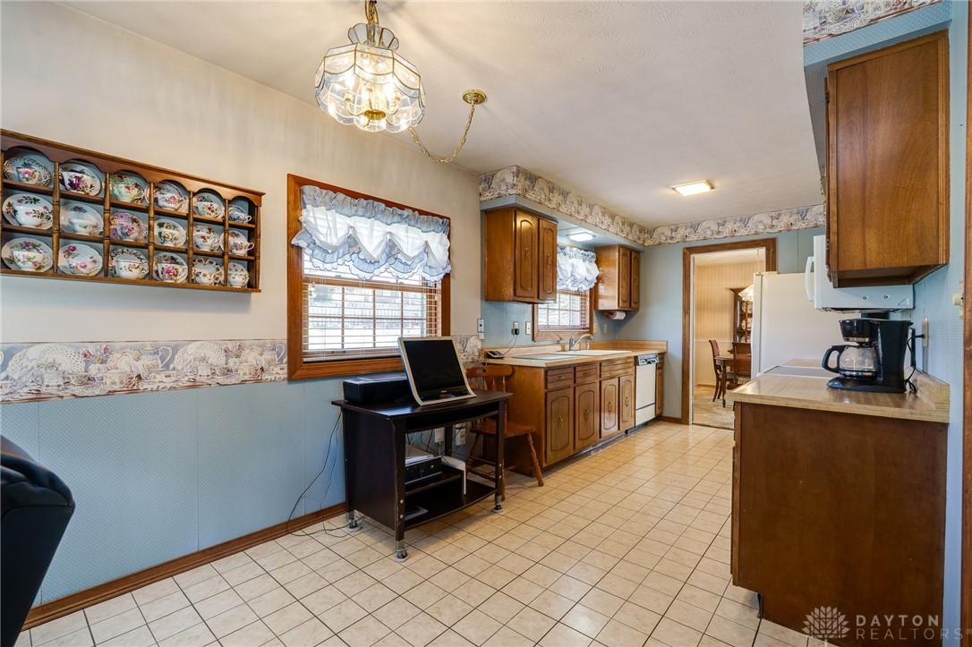 3036 Maginn Drive, Beavercreek, Ohio image 17