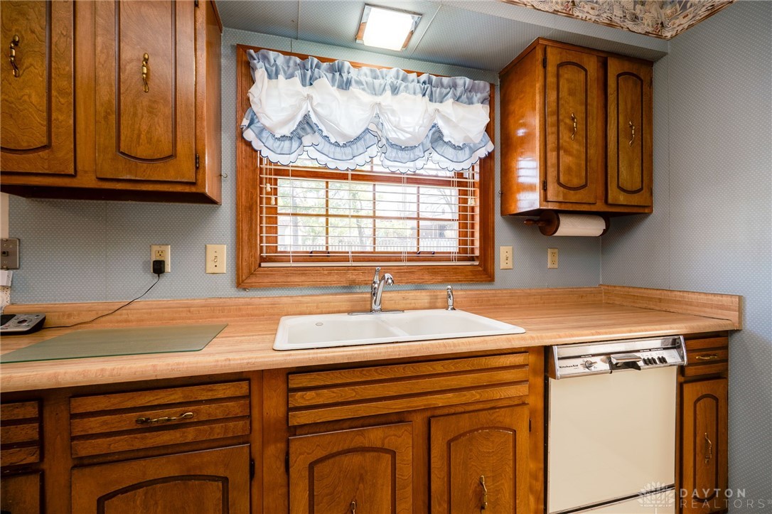 3036 Maginn Drive, Beavercreek, Ohio image 15