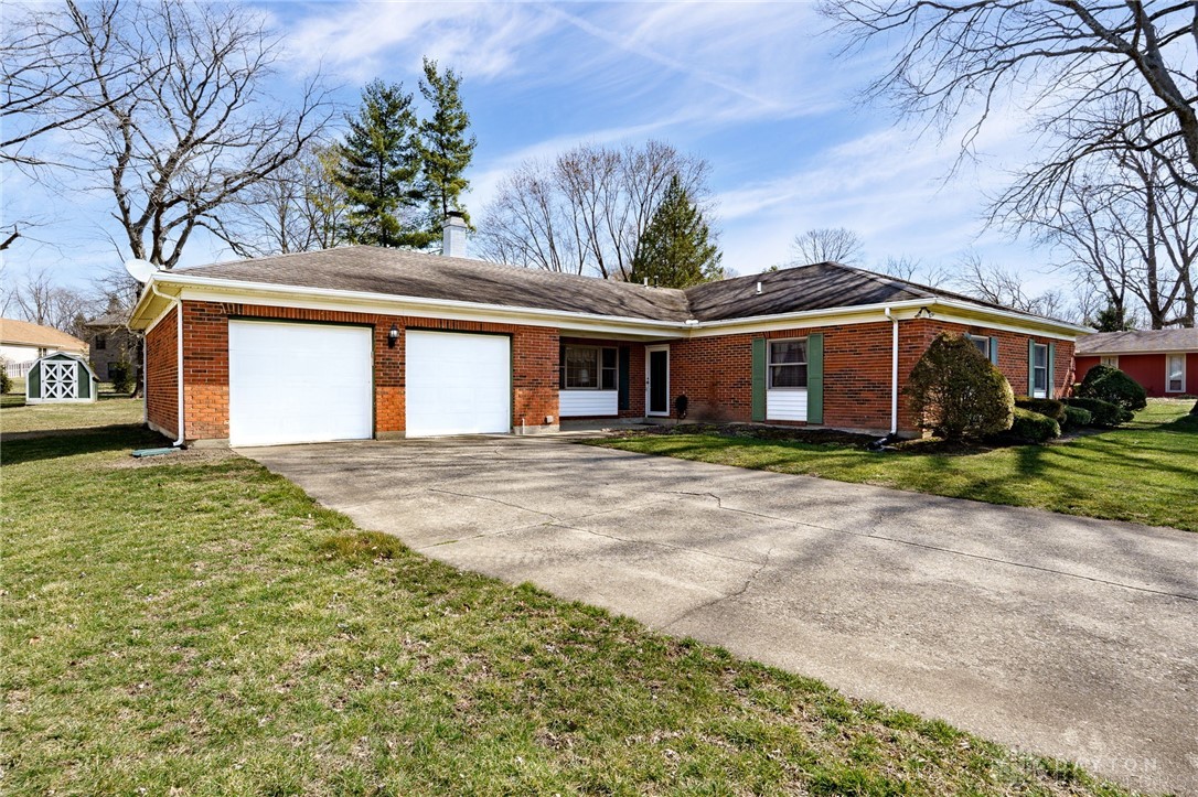 3036 Maginn Drive, Beavercreek, Ohio image 2