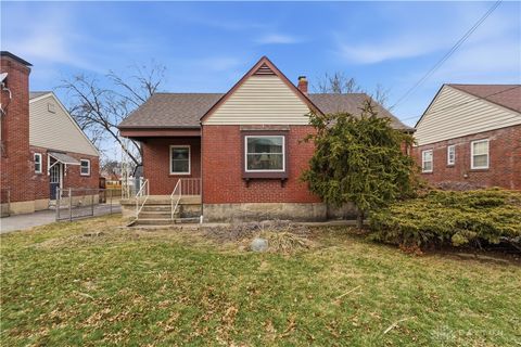 Photo of 3816 Saint Johns Terrace, Deer Park, OH 45236 (MLS # 953089)