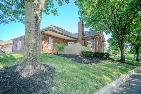 Photo of 19 Edinburgh Village Drive, Centerville, OH 45458 (MLS # 965369)