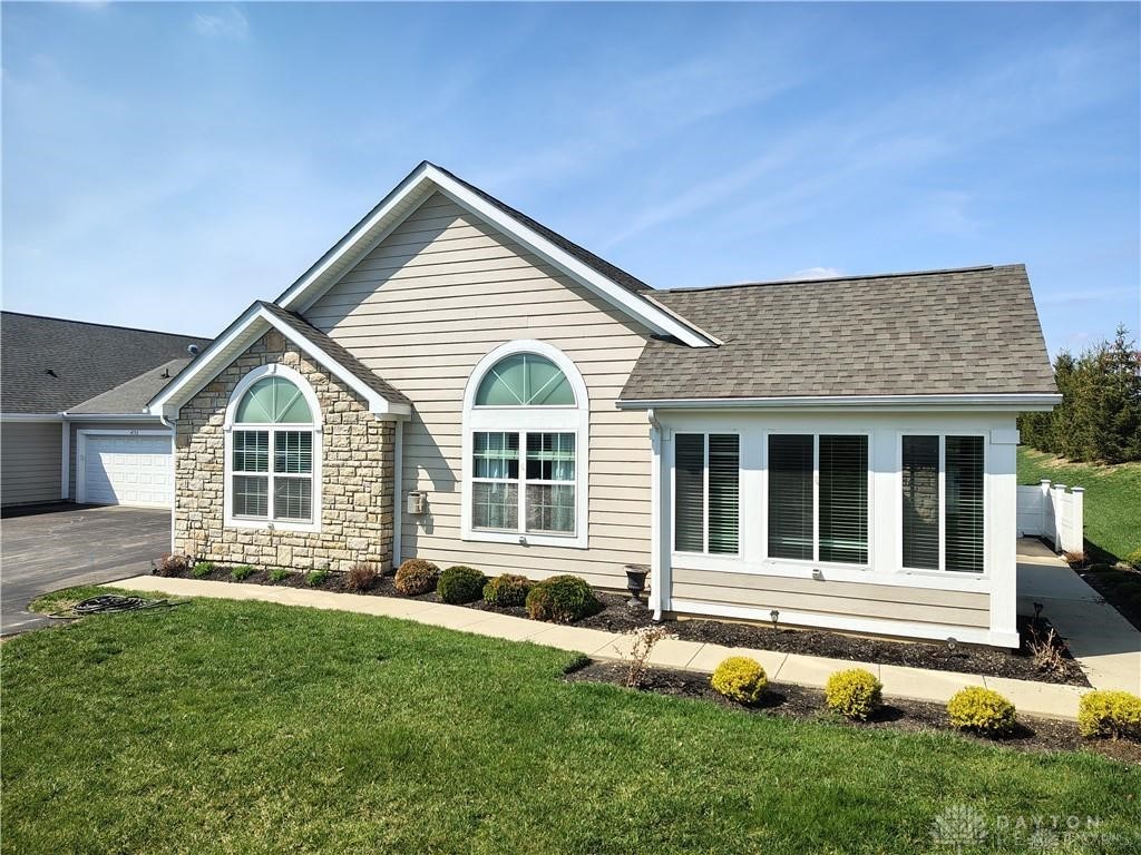 4734 Cobblestone Drive, Tipp City, Ohio image 2