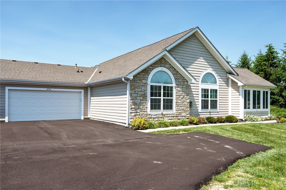4734 Cobblestone Drive, Tipp City, Ohio image 3