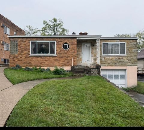 Photo of 4107 W 8th Street, Cincinnati, OH 45205 (MLS # 957951)