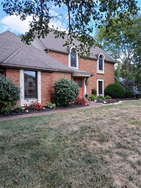 Photo of 6552 Stillcrest Way, Dayton, OH 45414 (MLS # 942089)