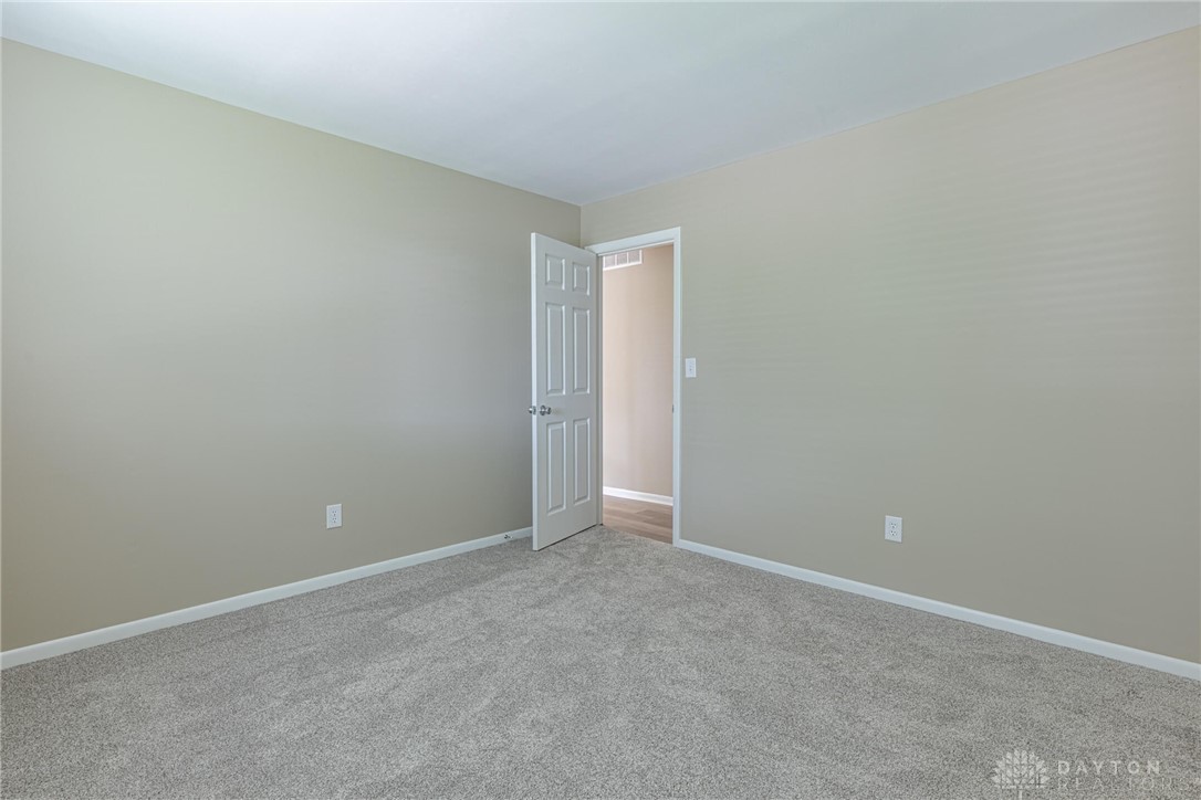 3108 Leonora Drive, Kettering, Ohio image 14