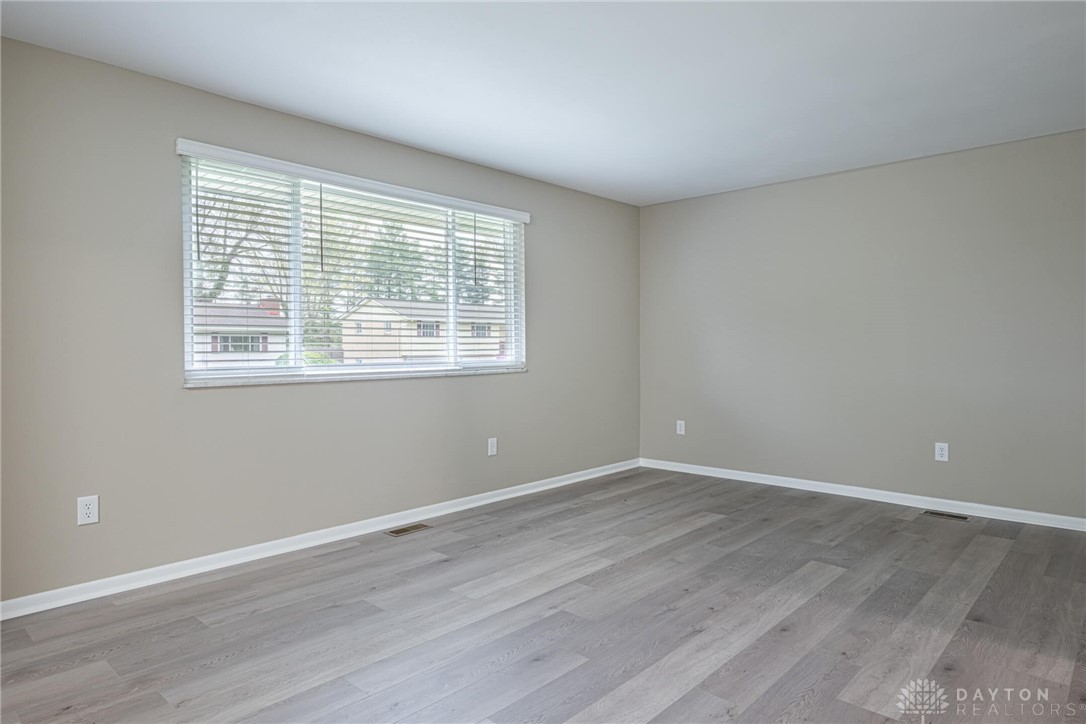 3108 Leonora Drive, Kettering, Ohio image 3