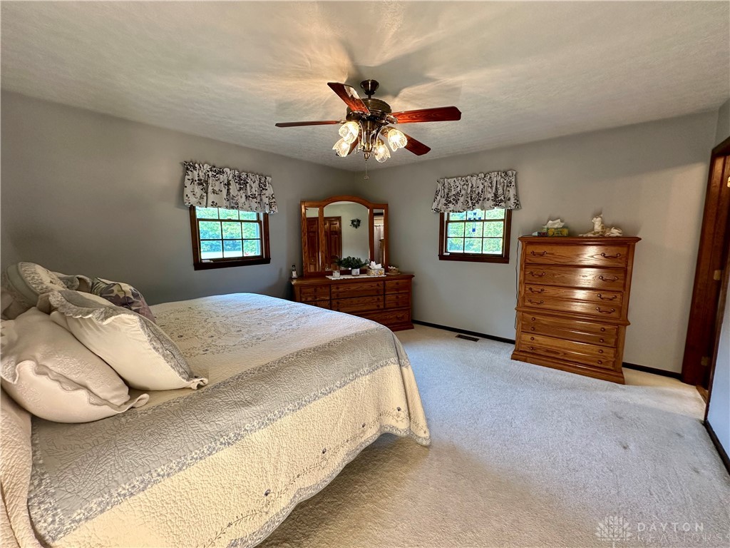 4920 Spring Valley Road, London, Ohio image 45