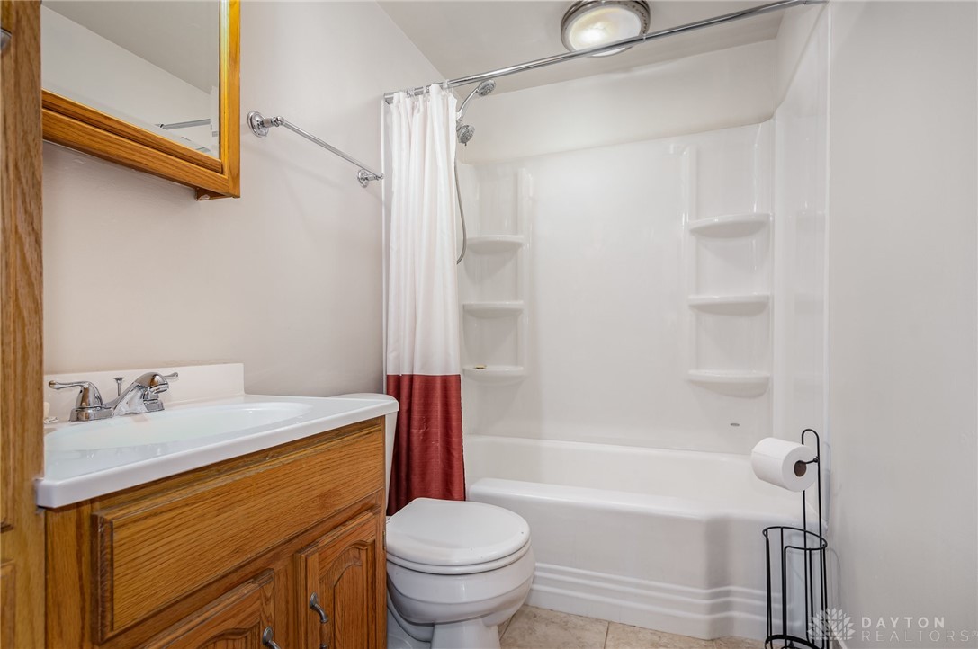 1483 S Burnett Road, Springfield, Ohio image 15