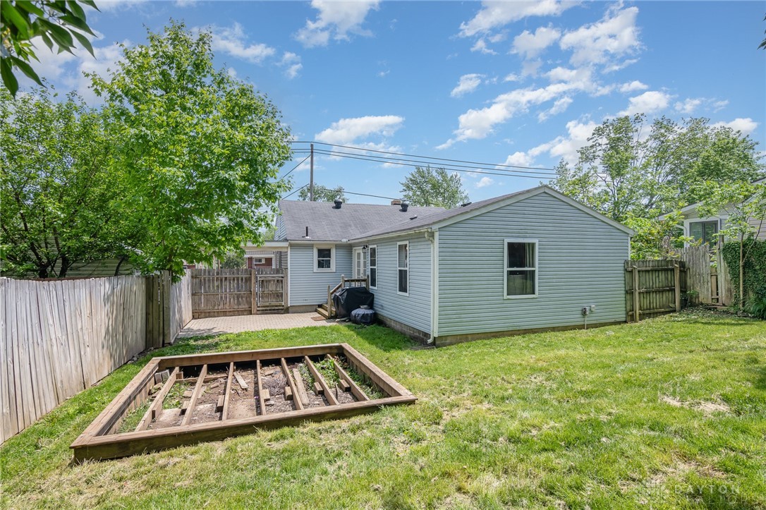 1483 S Burnett Road, Springfield, Ohio image 16