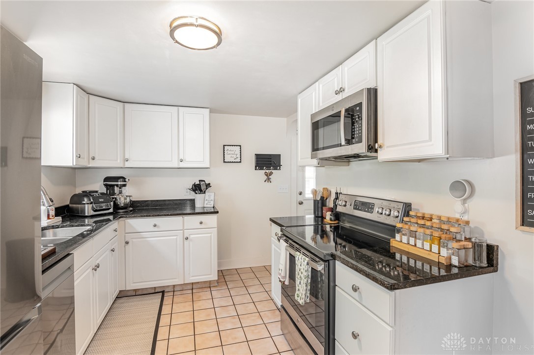 1483 S Burnett Road, Springfield, Ohio image 7