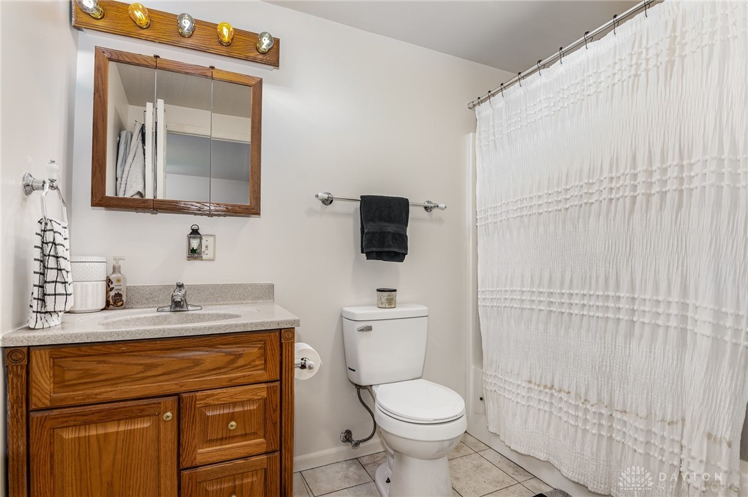 1483 S Burnett Road, Springfield, Ohio image 12