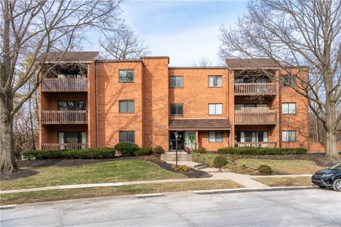 Photo for 3285 Southdale Drive 4