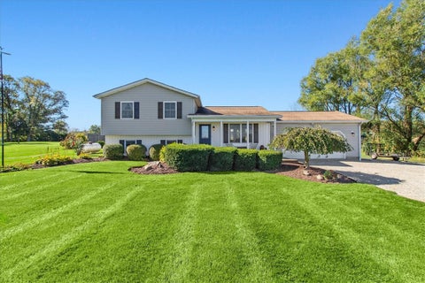 Photo of 614 N Parkview Road, Woodstock, OH 43084 (MLS # 971663)