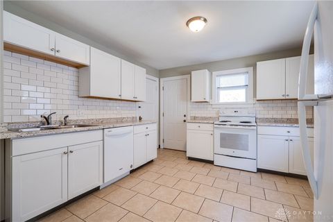 Tiny photo for 1025 Weng Avenue, Dayton, OH 45420 (MLS # 945559)