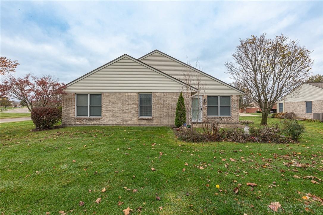 1641 Brandonhall Drive, Miamisburg, Ohio image 30