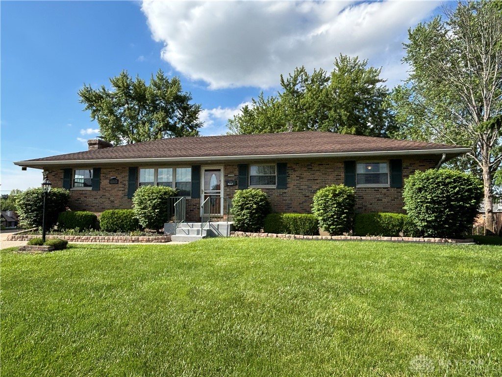4367 Helena Court, Springfield, Ohio image 2