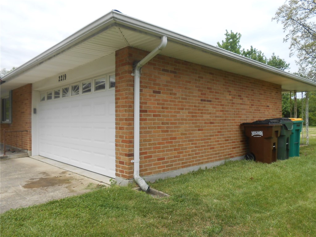 2219 Stop 8 Road